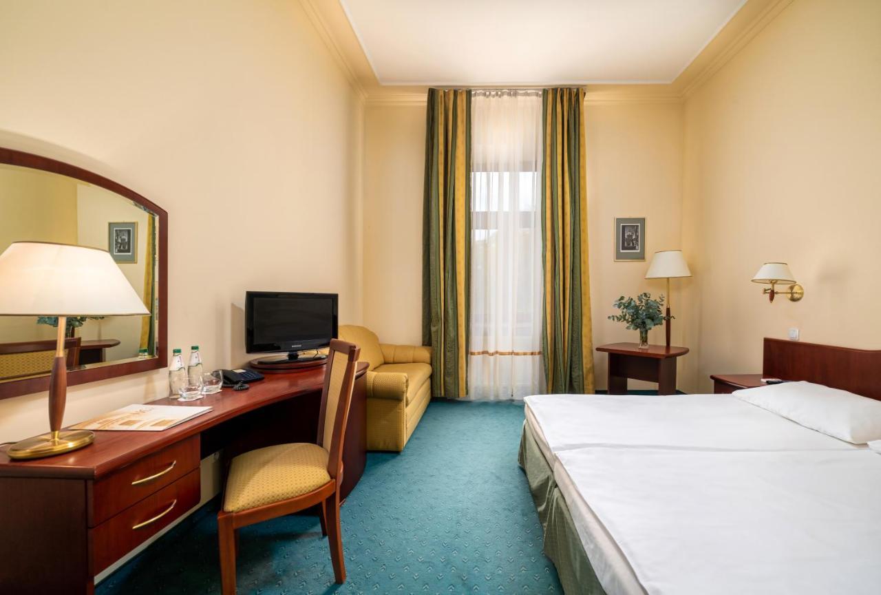 Hotel Palace Europa Lublin Buitenkant foto