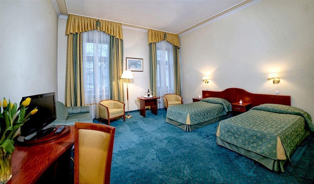Hotel Palace Europa Lublin Buitenkant foto