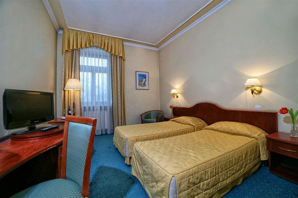 Hotel Palace Europa Lublin Buitenkant foto