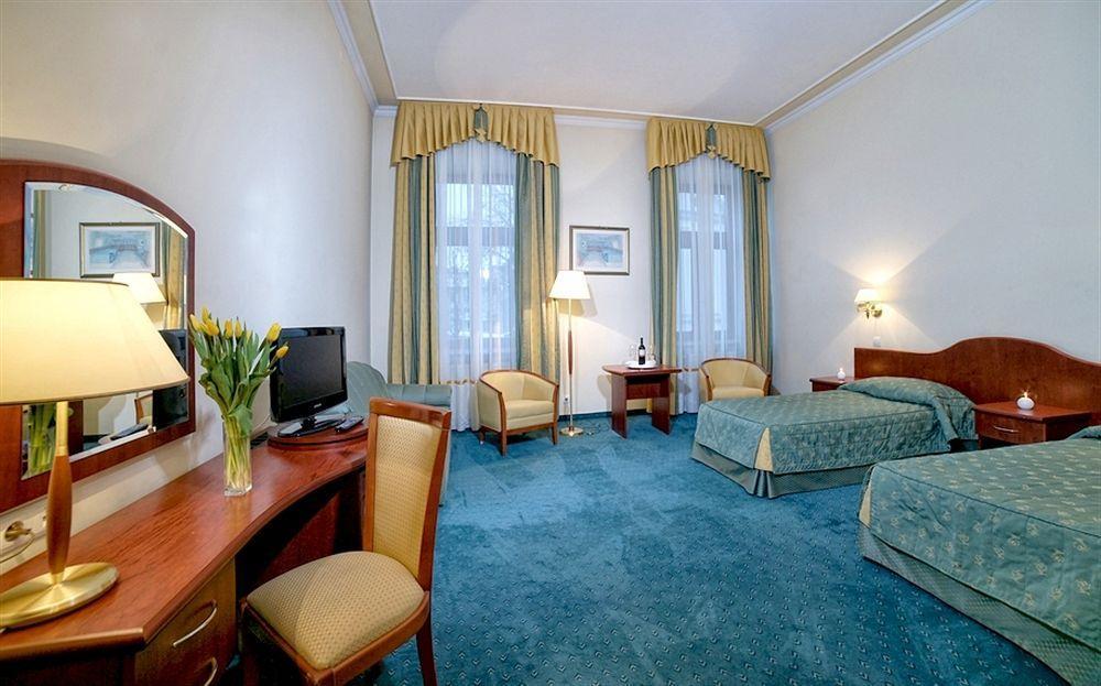 Hotel Palace Europa Lublin Buitenkant foto