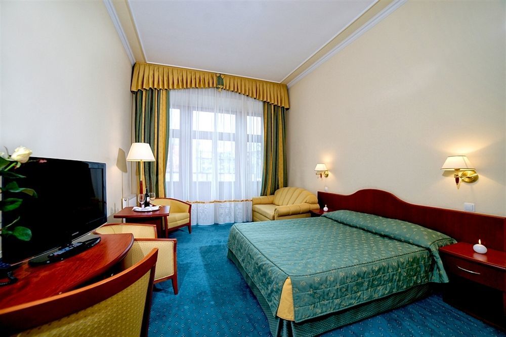 Hotel Palace Europa Lublin Buitenkant foto
